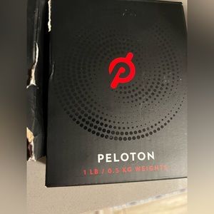 NWT PELOTON WEIGHTS 1LBS